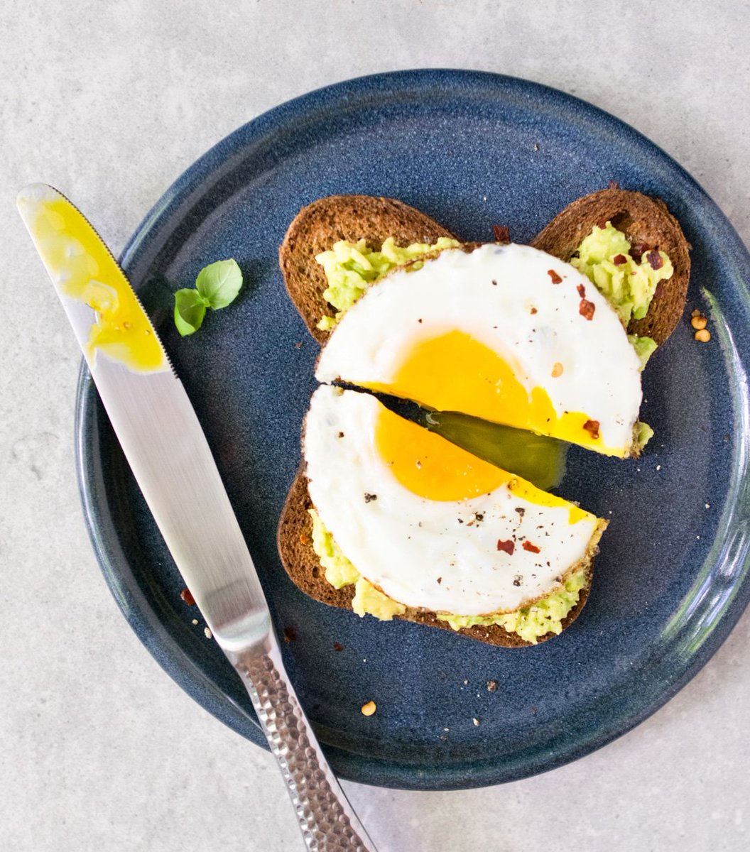 AllysonMeyler's tweet photo. New post up on the 5 reasons to buy organic eggs! @PeteandGerrys https://t.co/6bpriawEty #thegoodeggs #partner https://t.co/XnHYiu62HG