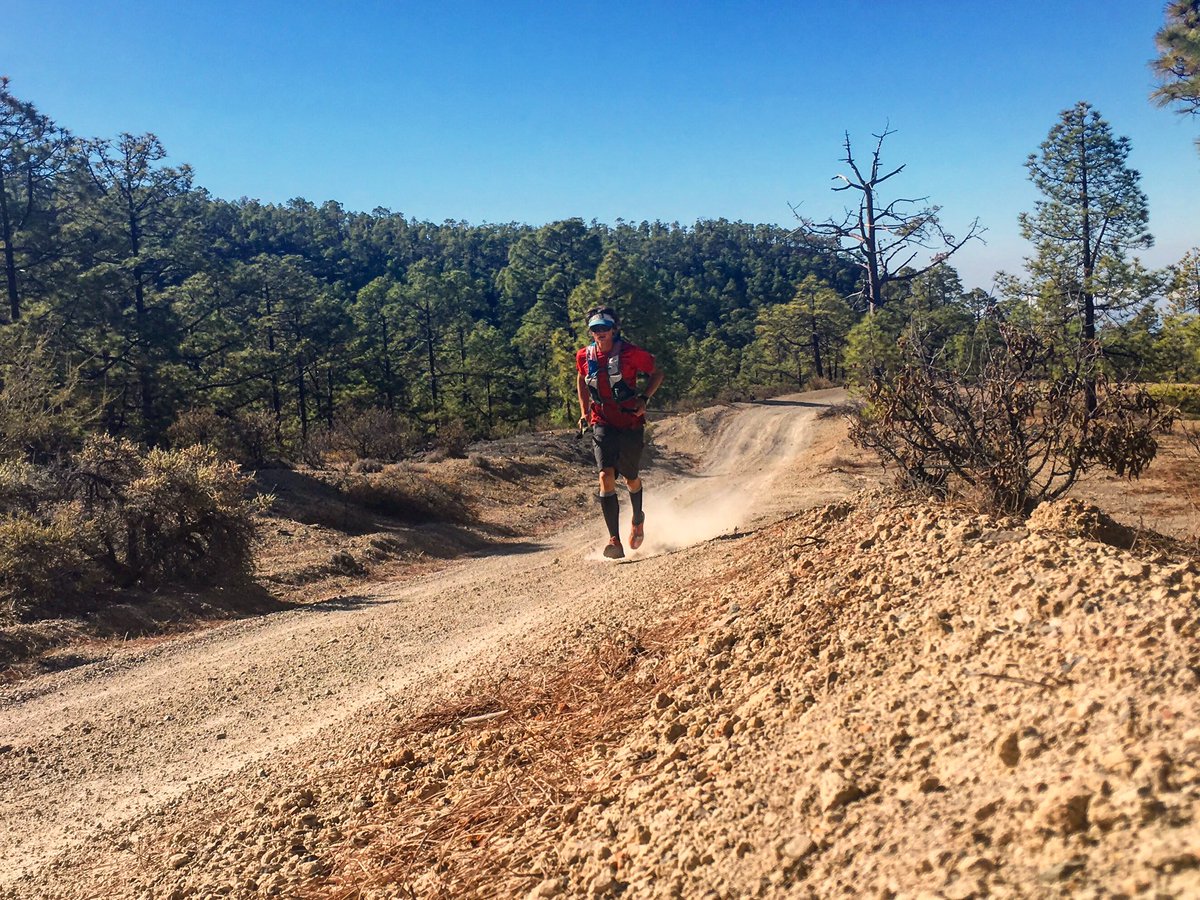 Slowly I get used to the heat and desert feelings! 
#trailrunning #tenerif #teide #livewithoutlimits #julboathlete