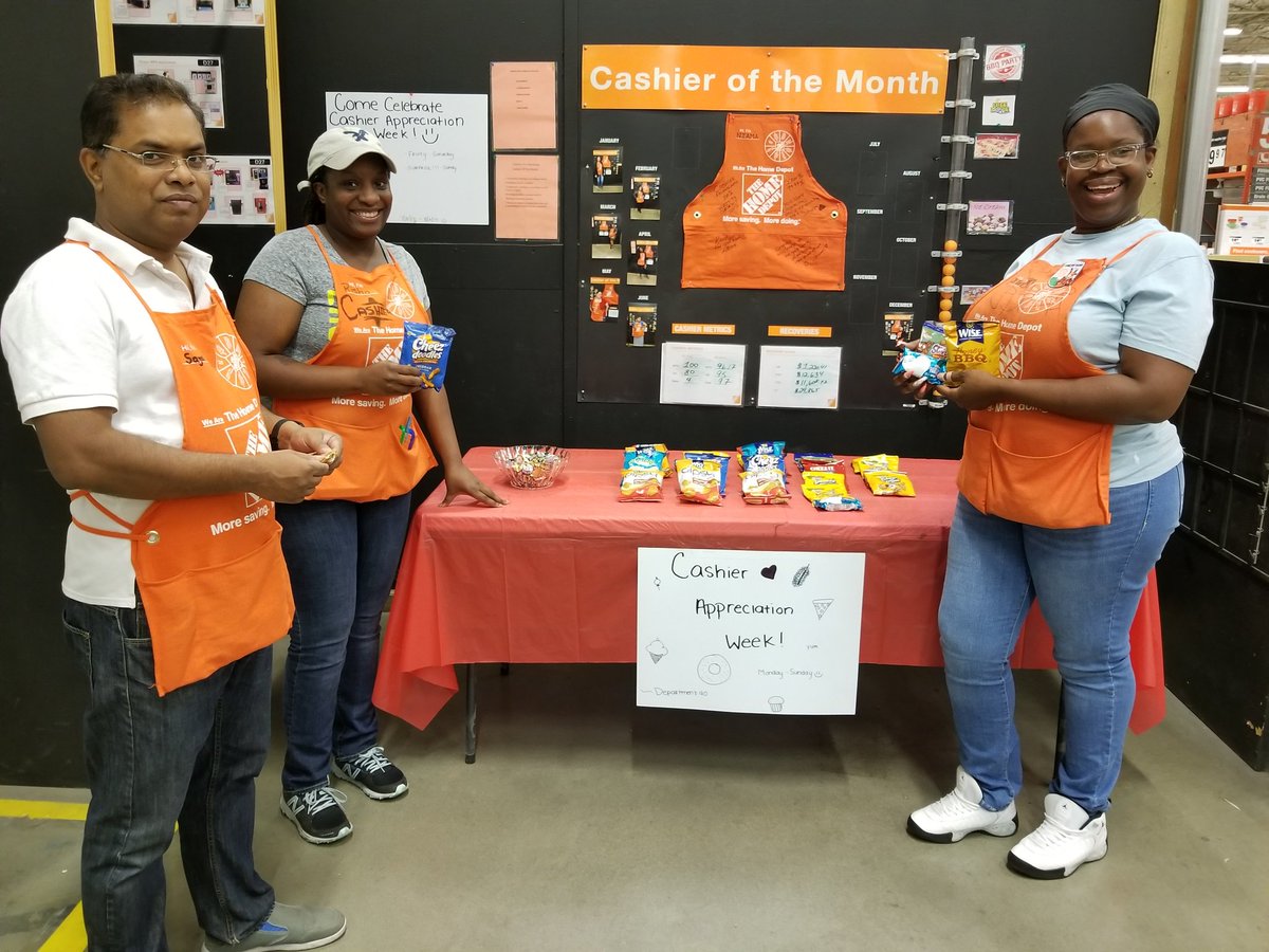 meg_chapman79's tweet photo. #1255 #Day5 #CashierAppreciationWeek #Junkfoodfriday @Suhai_ASDS @SL_leighton @hdbosslady https://t.co/WO6LKKned1