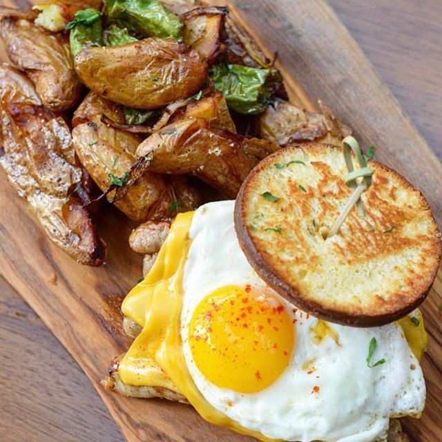 StGregoryHotel's tweet photo. Spice up your weekend and feel at home with brunch at @tredici_dc. 📷 #Regram @thetufftruffle https://t.co/gGZx0L5rAh