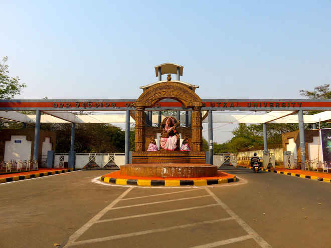 Sambad_English's tweet photo. #Odisha’s #UtkalUniversity to offer free #CivilServiceCoaching. https://t.co/7eBVRyp0bN https://t.co/v119y8p7Nw