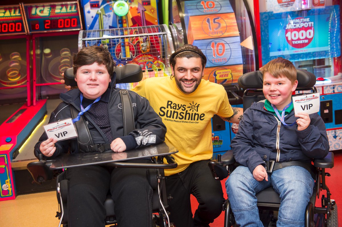 Thank you to <a href="/funstationuk/">Funstation</a> #Braehead who gave Ben &amp; his family a #VIP day out to @intuBraehead 
#Tickets2wishes <a href="/RaysofSunshine/">Rays of Sunshine</a> #funstation