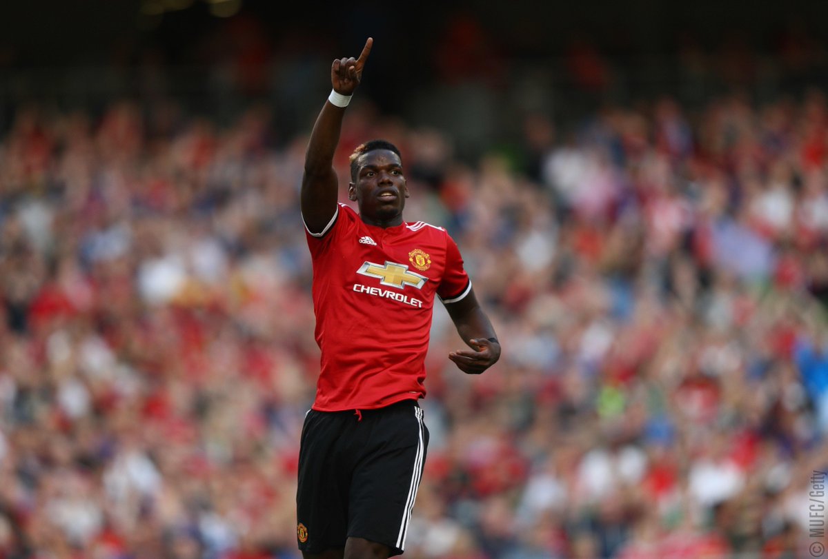 ManUtd's tweet image. 🌟

@PaulPogba will be a star performer for #MUFC in the 2017/18 @PremierLeague season, says @QuintonFortune: manutd.co/BBW