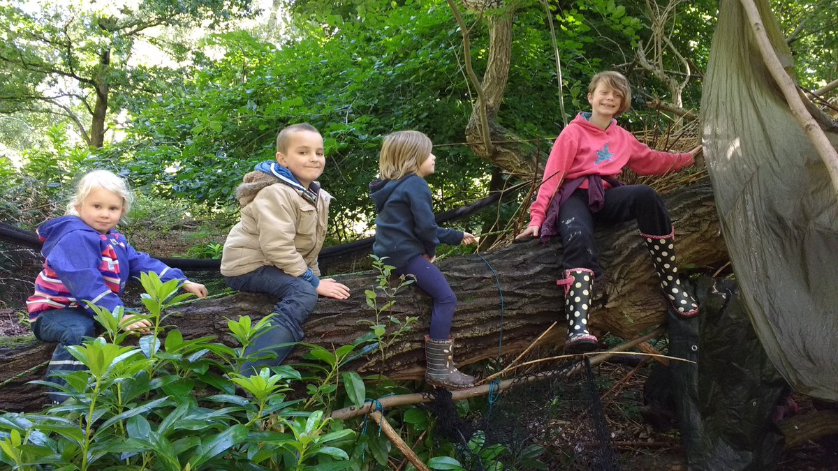 JRDiscoveryTree's tweet photo. Being ship wrecked @TortworthTrees proved to be fantastic fun for these pirates #pirates #forestschool #discoverytree https://t.co/gCvdIMqtua