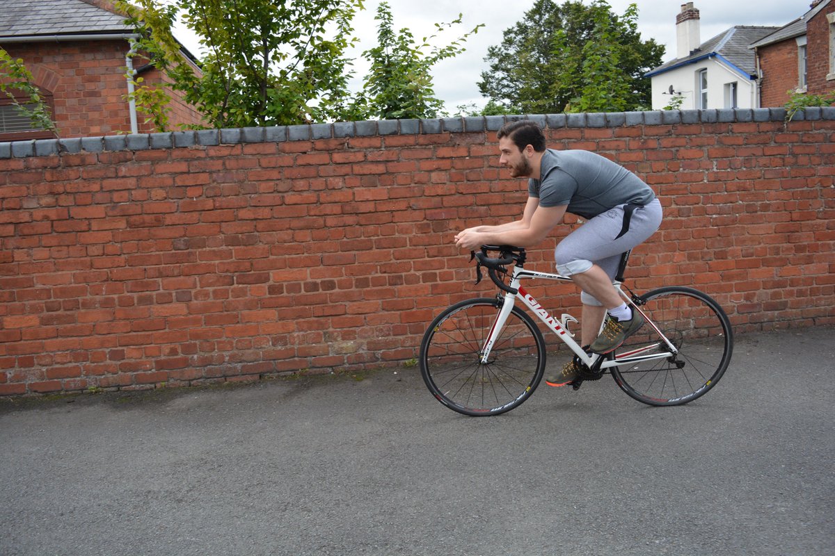 FaultlessFit's tweet image. Jon put some new #tribars on Steve's bike today 🚴 looks like he's got that #FridayFeeling !! 😂 #roadbike #cycling