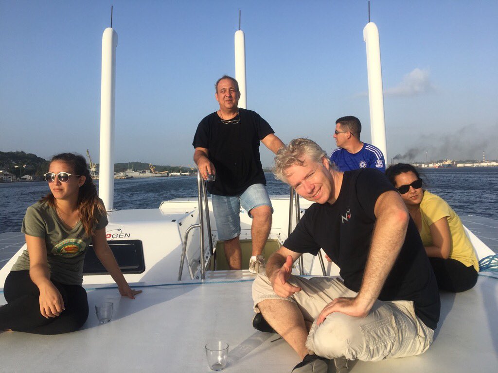 hanspeterarp's tweet photo. With Prof Aloso and #CEAC crew for #microplastic sampling in #havana. #jpioceans #weathermic #r4wo #infoNGI https://t.co/xqbEecUc6O