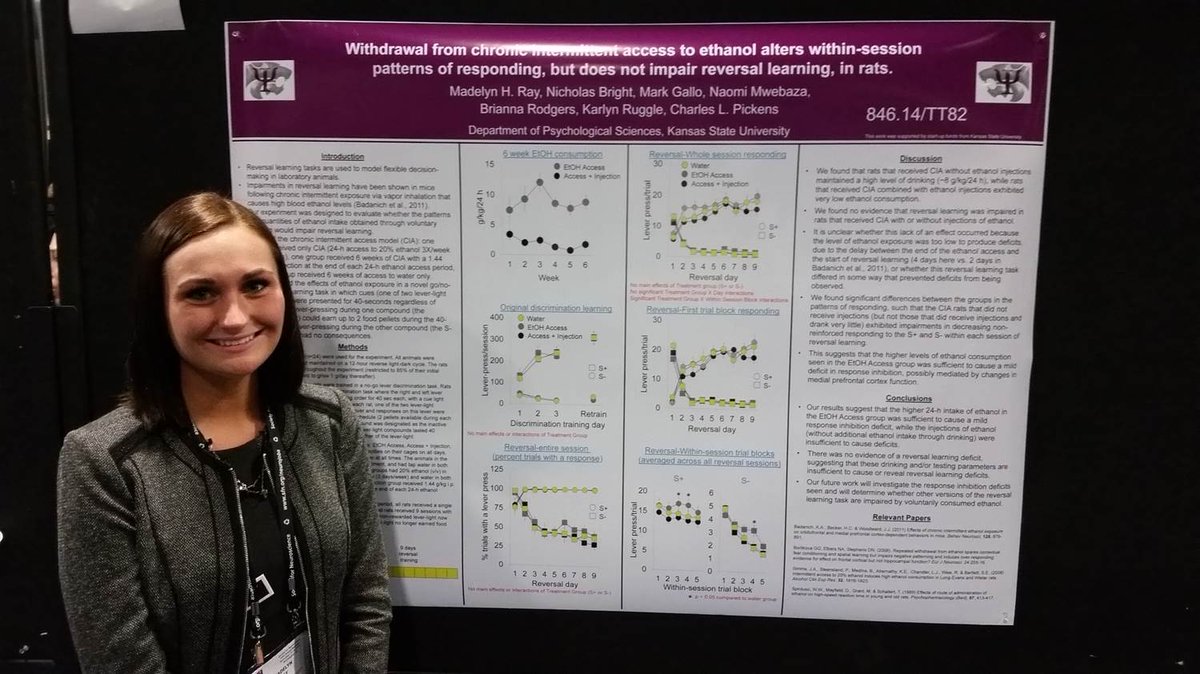 maddiehray's tweet photo. #1stSciencePoster at SfN 2014. This was also the first Pickens lab SfN poster! Can't wait to head back to D.C. this year for #SfN17 π https://t.co/jfARk5C8FD