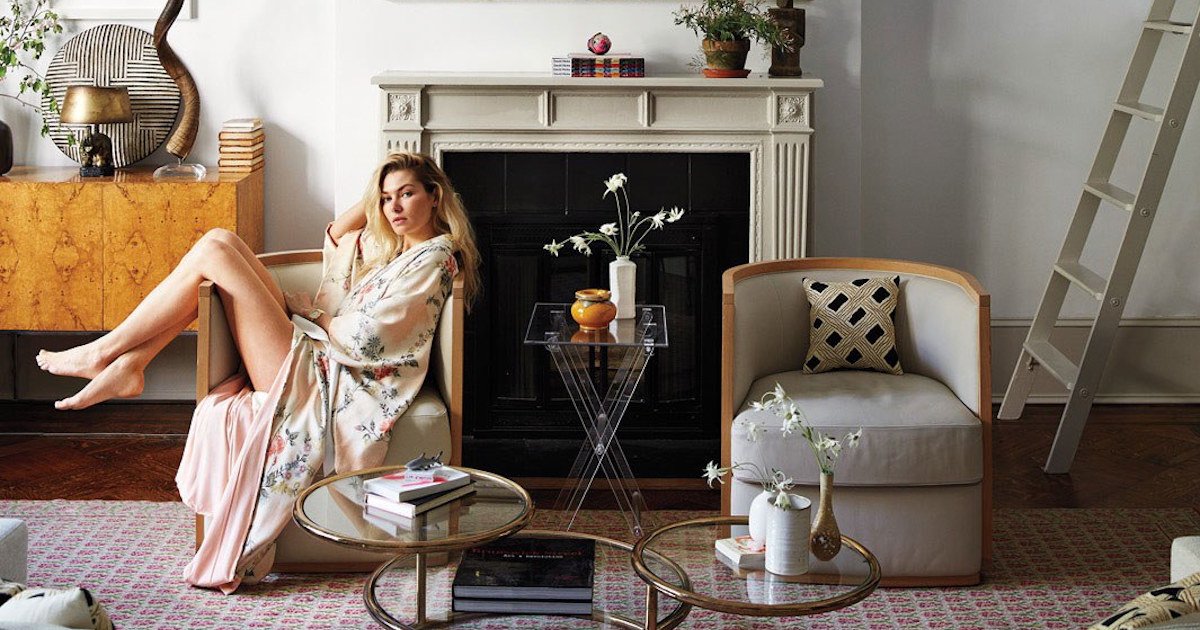 Go inside <a href="/1JessicaHart/">Jessica Hart</a>'s Gramercy Park apartment: archdg.co/mhT9UEQ