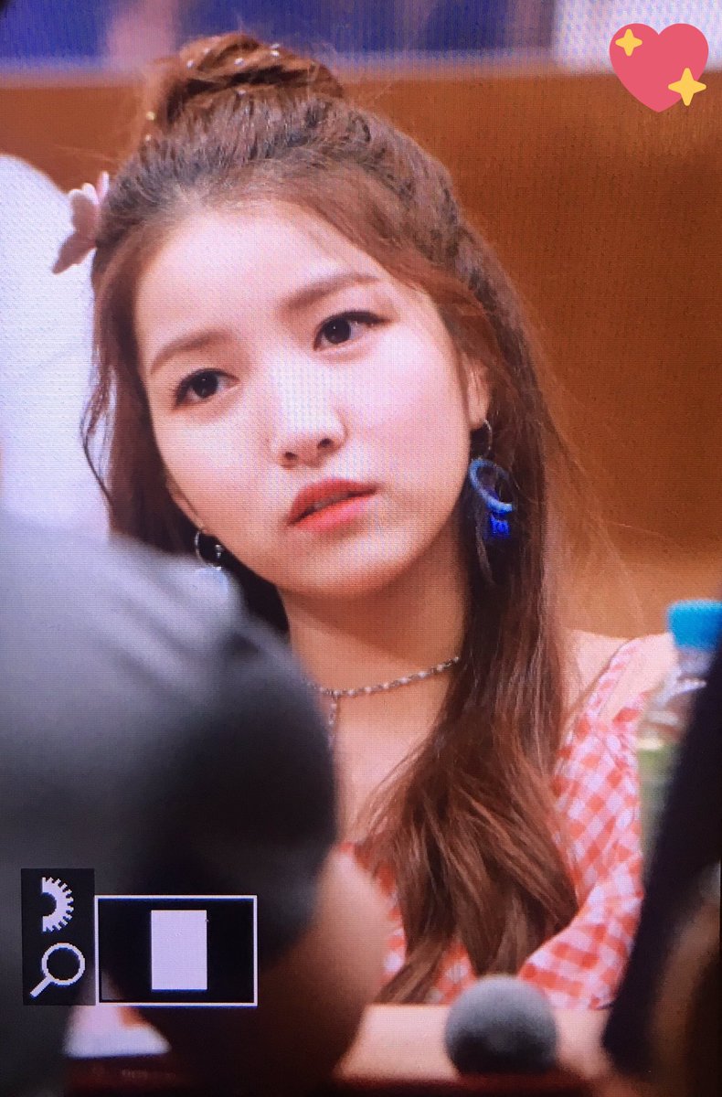 MYLUVSTAR1206's tweet photo. 170804 당산 팬사인회 소원 프리뷰 #GFRIEND #여자친구 #SOWON #소원 @GFRDofficial 
😭😭😭 🙏🏻... https://t.co/Z5tgR97PxT