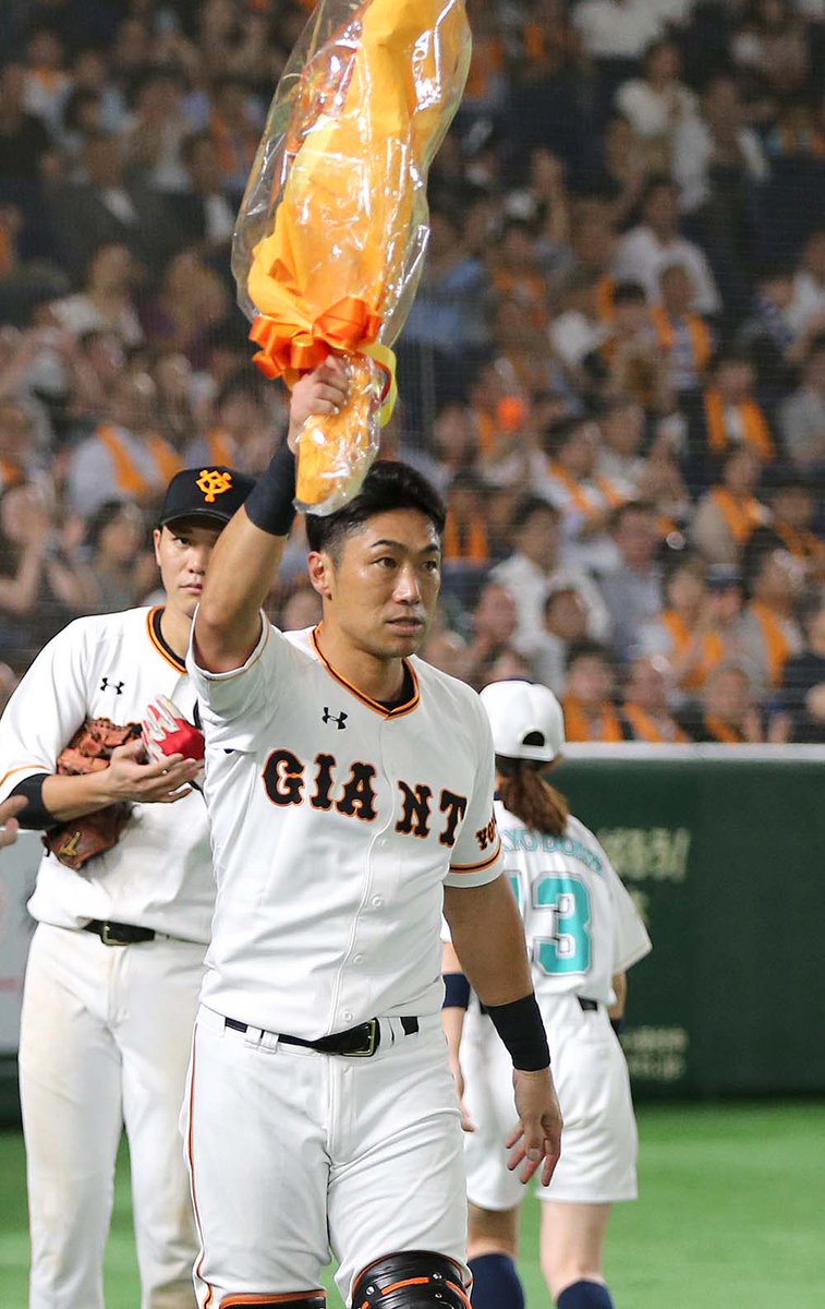 読売巨人軍 ジャイアンツ Su Twitter 相川亮二 選手 通算1500試合出場達成 巨人 ジャイアンツ 今こそ一丸 読売巨人軍 ジャイアンツ Su Twitter 相川亮二 選手 通算1500試合出場達成 巨人 ジャイアンツ 今こそ一丸