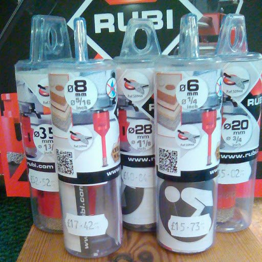 DTCInteriorsLtd's tweet photo. #Fixerfriday. Having problems drilling holes in #porcelain tiles, now in stock 6,8.20,28,35mm dry drill bits for angle grinders from #Rubi https://t.co/srTSipq0WL