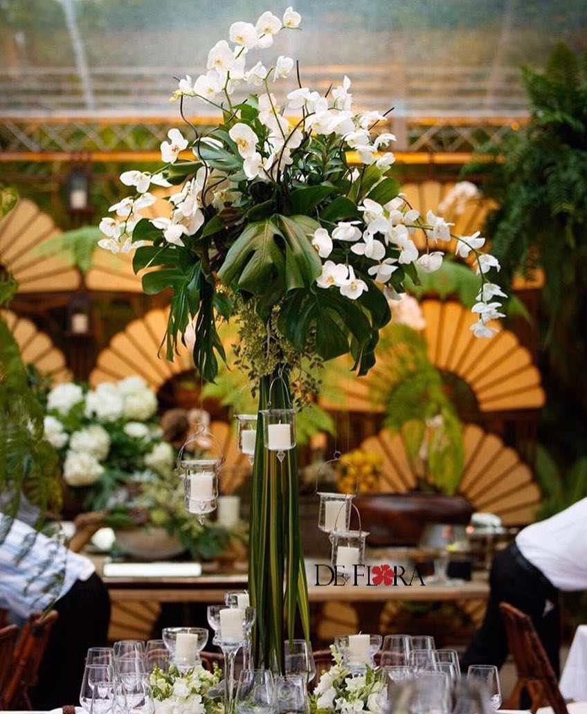 DeFlora1's tweet photo. Centro de mesa de orquídeas con un toque tropical ✨🍃 #deflora#defloramagic #deflorard #deflorawedding #weddingdecor #defloraweddingw https://t.co/9u0FU7sGgW