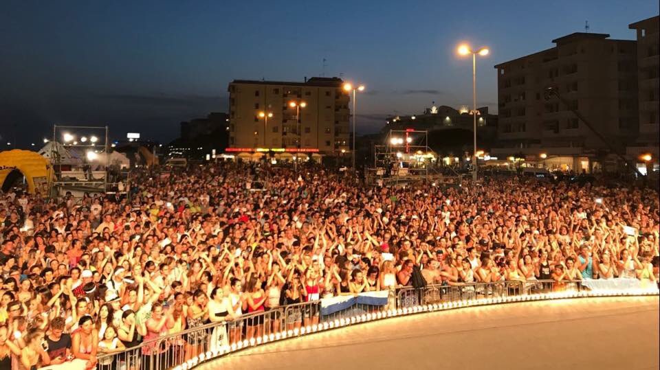 LTMemories's tweet photo. Grazie Bibione ❤️ #FestivalShow2017 https://t.co/B38D8p4OK2