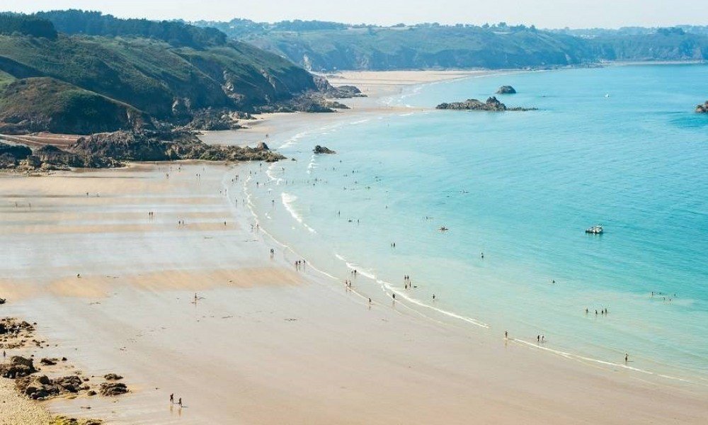 MagazineTrax's tweet photo. Bretagne : 10 artistes de l’underground techno et house breton à découvrir d’urgence https://t.co/P5rcaf3XND https://t.co/YHckvZHqKw