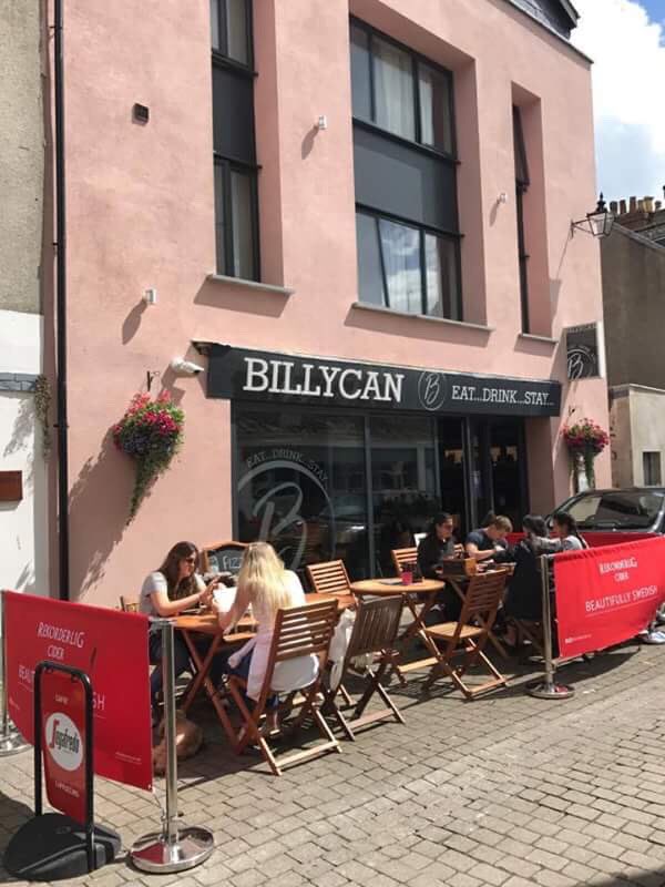 Come down to the Billycan today to enjoy some bread and olives for just £3

Who's joining us this weekend? 🍻🍴