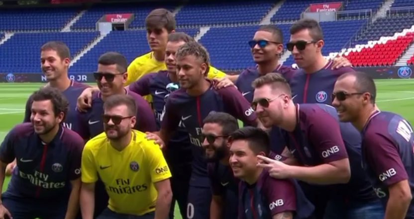 golecaneta's tweet image. O que você faz?
- Sou "parça" do Neymar.

Agora no #PSG