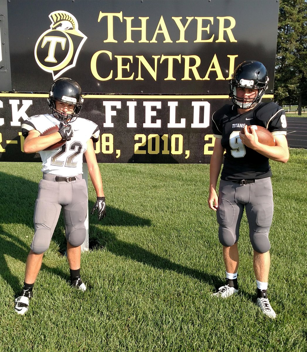 ThayerCentralFB's tweet photo. New alternative look for 2017. The Titans are Ready for Battle. #BattleGray #CarryYourShield https://t.co/p79dMaO4we