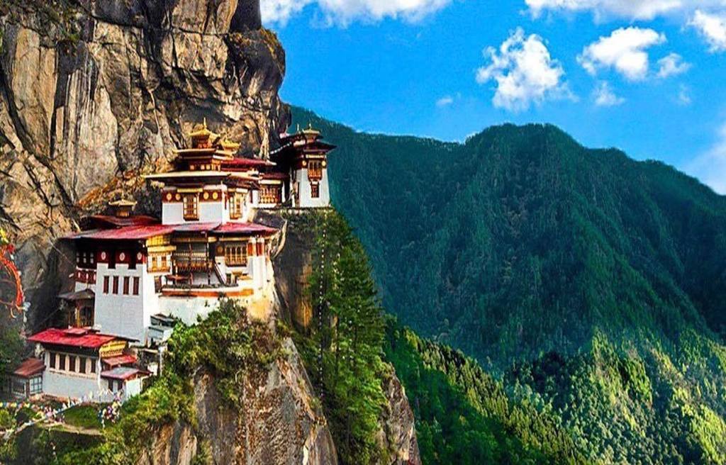 Spots2Travel's tweet photo. Wow! https://t.co/Np8ppoqJIw https://t.co/uQ28vMvUkI