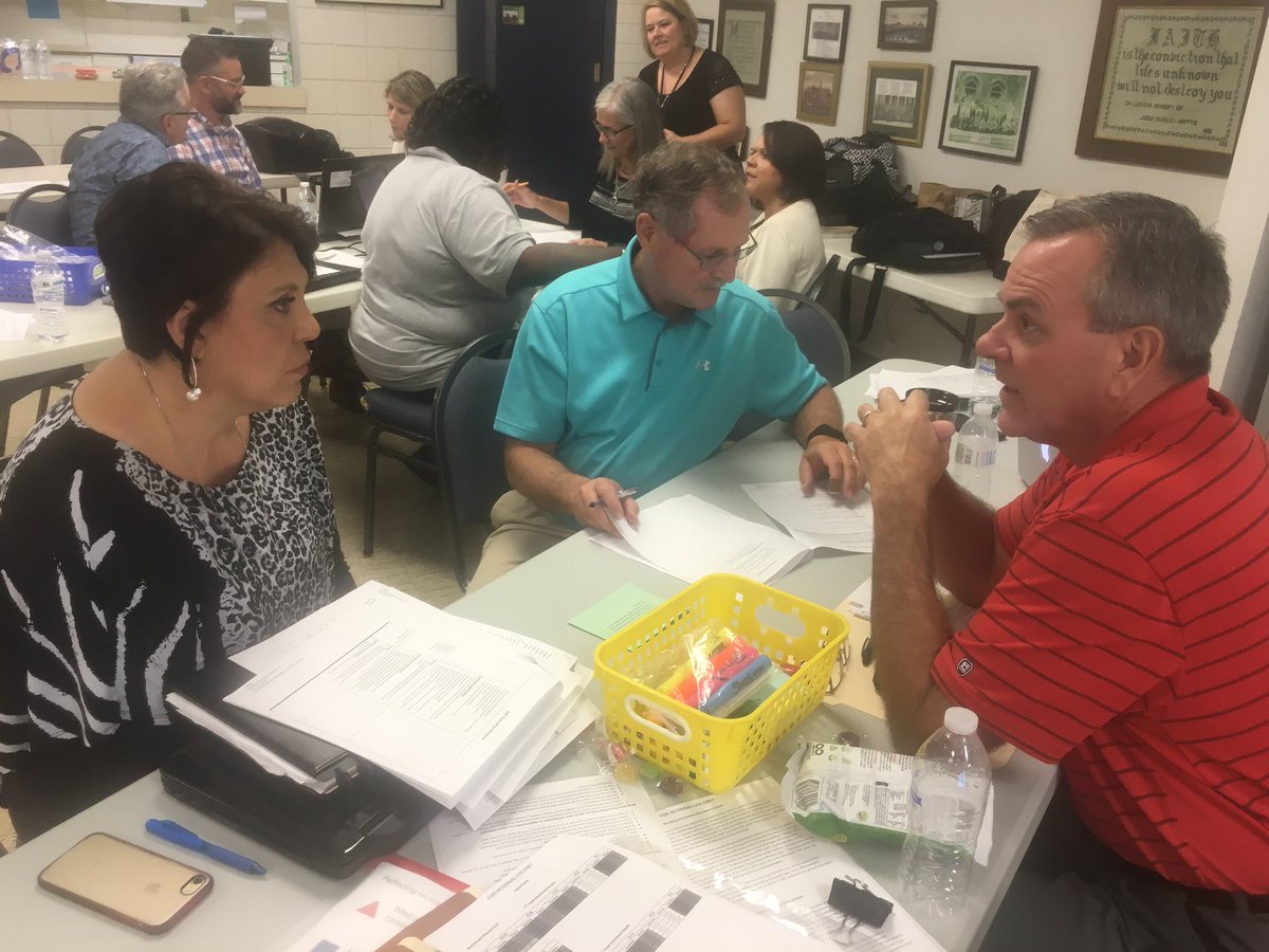 jgarber1's tweet photo. Role Playing a Coaching scenario #dstleader https://t.co/o0ALgAx6ua