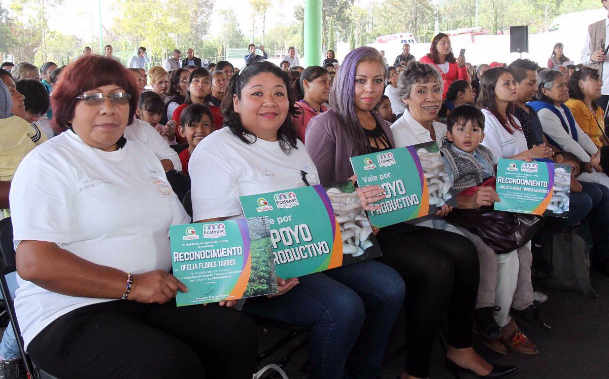 indalecio_r_v's tweet photo. Junto con la @SEMARNAT_mx entregamos apoyos del programa “Empleo Temporal” destinados para producir lombricompostas y hongos setas. https://t.co/dKRSoh7Vs5