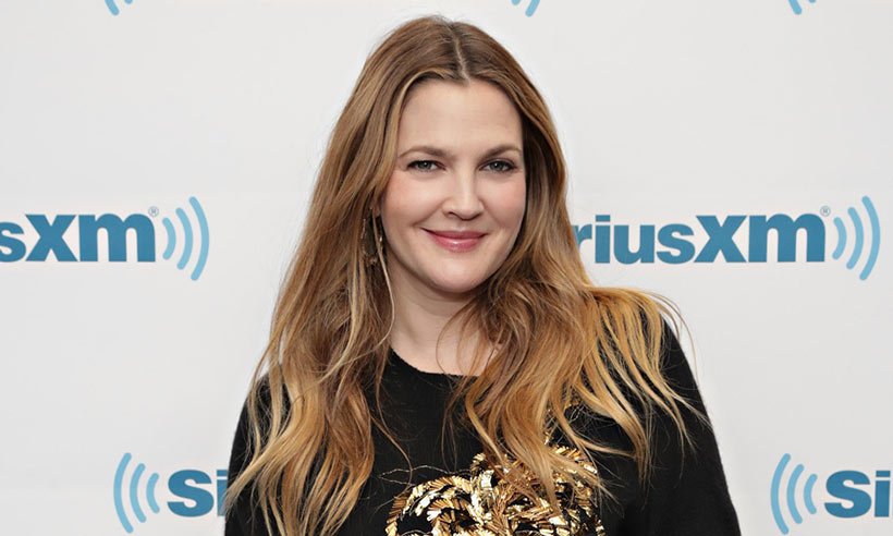 ByTheOlive's tweet photo. NEWS - Drew Barrymore reveals grey hair and wild brows in amazing makeup-free selfie - https://t.co/cPQmK7y3G5 - https://t.co/d3oS49MYv9