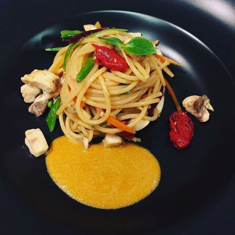 il_Bistrot's tweet photo. #venice #dinner #fresh #spaghetti #italy #chef #topmenu #thebestday #light #followforfollow #instagram #instagood … https://t.co/SKupBizyiW https://t.co/xhnMV3qweu