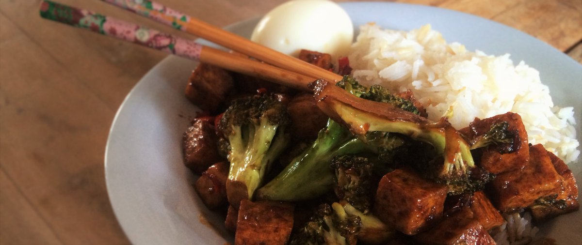 Delicious new #recipe for a healthy stir-fry with sticky tofu and broccoli! goo.gl/oNqBmM #tofu #vegetarian #vegan #HealthyRecipes