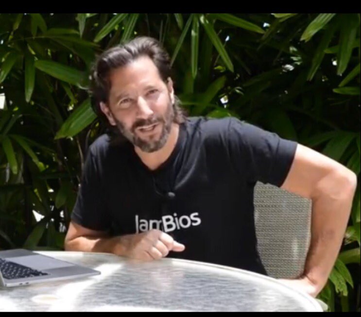 cusickgallery's tweet photo. #FF @hicusick & @JamBiosInc who just finished 3 weeks of #MemoryOfTheWeek contest! Thank you for this unique experience for HIC fans! โค๏ธ๐ https://t.co/2tzs5Dch2Q