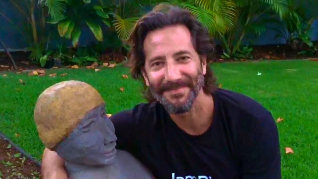 cusickgallery's tweet photo. #FF @hicusick & @JamBiosInc who just finished 3 weeks of #MemoryOfTheWeek contest! Thank you for this unique experience for HIC fans! โค๏ธ๐ https://t.co/2tzs5Dch2Q