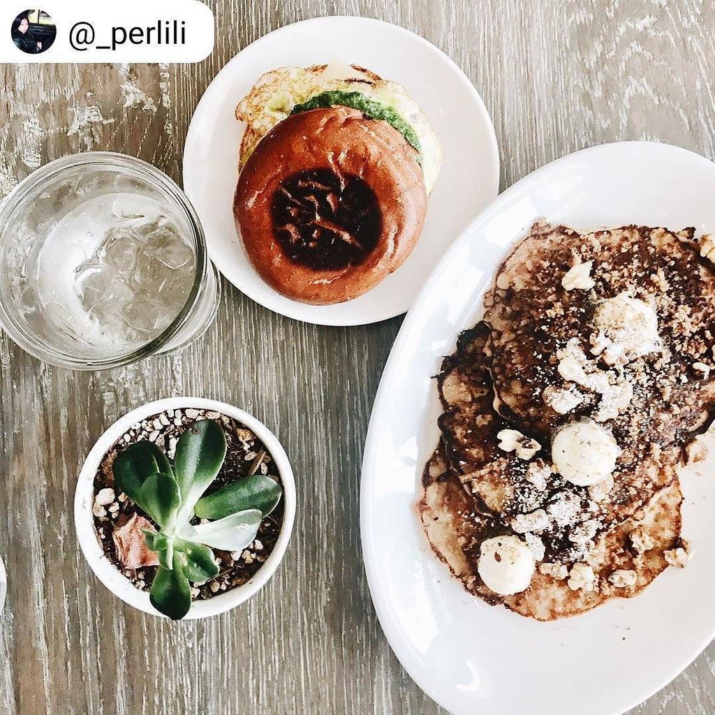 BreakfastbySC's tweet image. THIS...ALL DAY. Why not make Friday a brunch day, and grab a bite on your way to work? #mostimportantmealoftheday … ift.tt/2vwOZO2