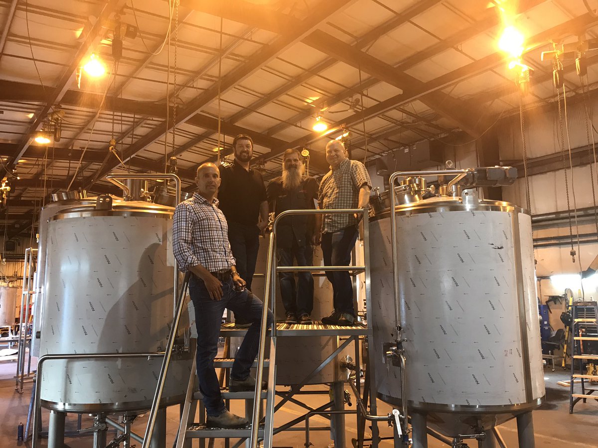 DMEsystems's tweet photo. Tim Hawn from @BrewDog popped by this morning to check out their new system! #DMEFamily #DMEGear #BrewDog https://t.co/vf3kMkRdo7