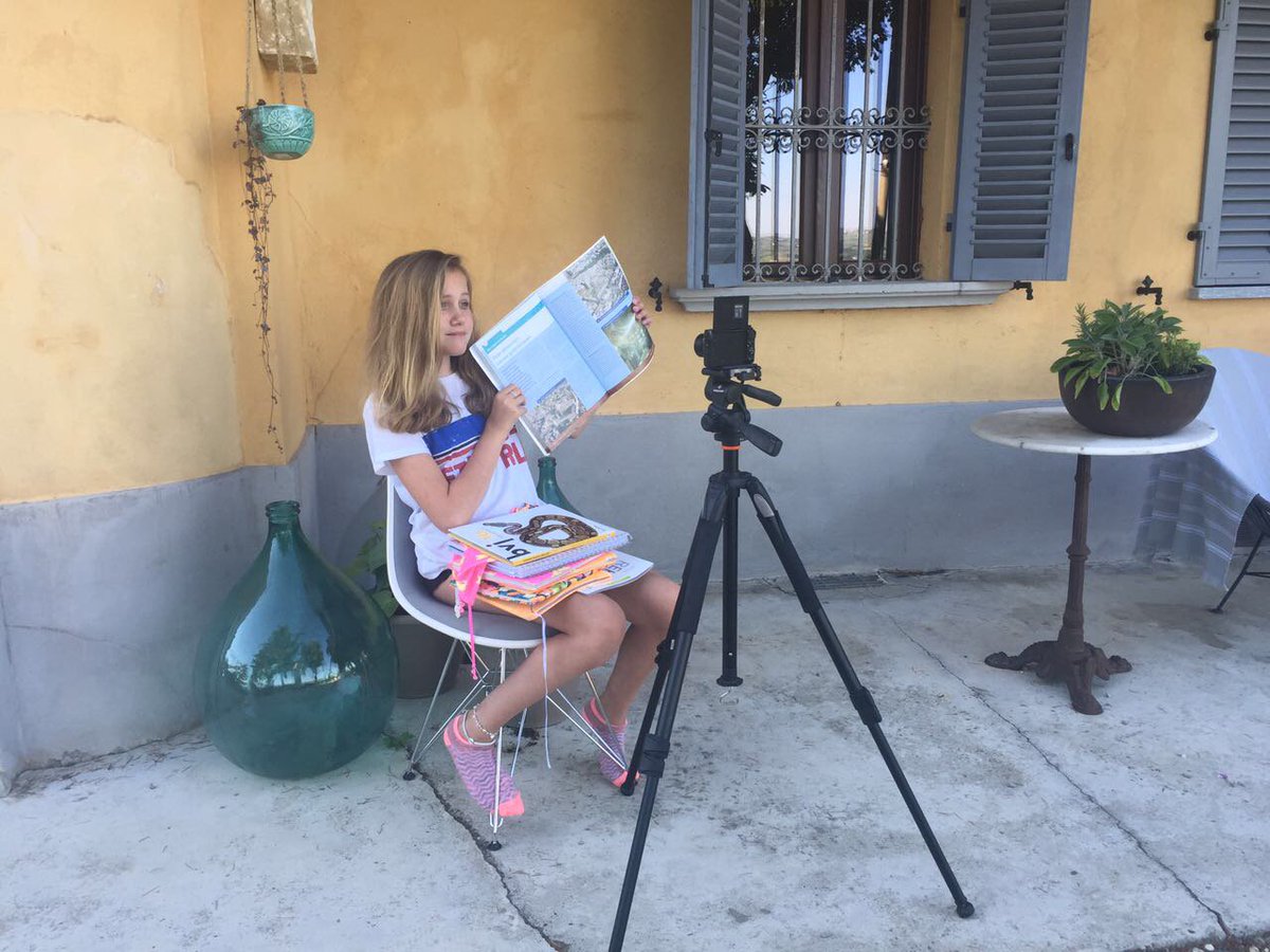 VertrekNL's tweet photo. Wereldschoolvlogster Suus in Italië. https://t.co/ckfb3ggYo8 @Wereldschool @SuusLothmann #Italie #emigreren #Onderwijs https://t.co/75WpfEynhU
