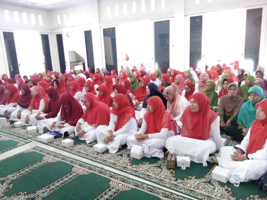 pkk_sikasur's tweet photo. Pengajian& Silahturami TP. PKK Kab di Desa Sikasur #NetizenJateng #ayoberubah2017 @ITPKKPemalang @TppkkPemalang @pkk_kecbelik @puspindes https://t.co/mdYLKpDvcH