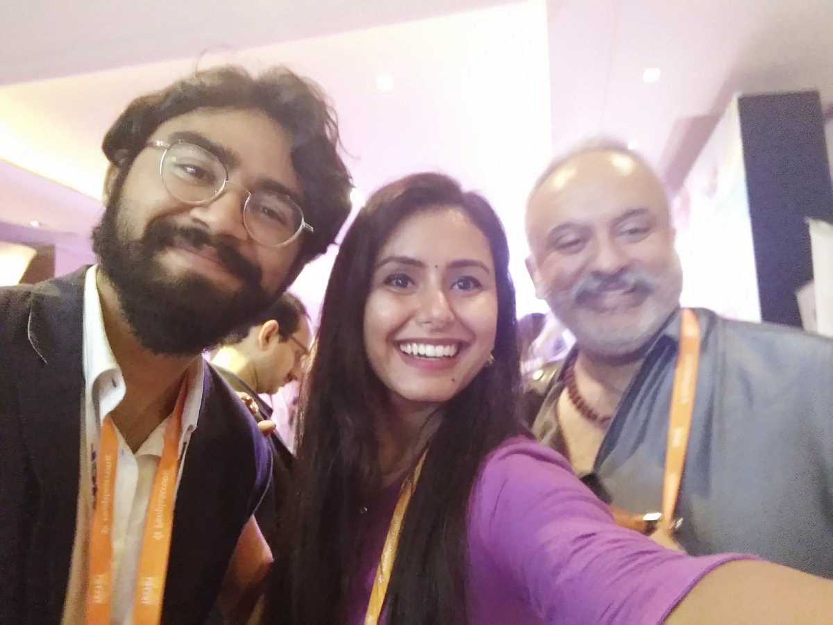 HimanshiMukhija's tweet photo. Continuing the tradition this year too๐ #TechHR2017 #TechHR17 Pleasure meeting such vibrant personalities! @AbhijitBhaduri @shergillprithvi https://t.co/OsKkpM9ZDm