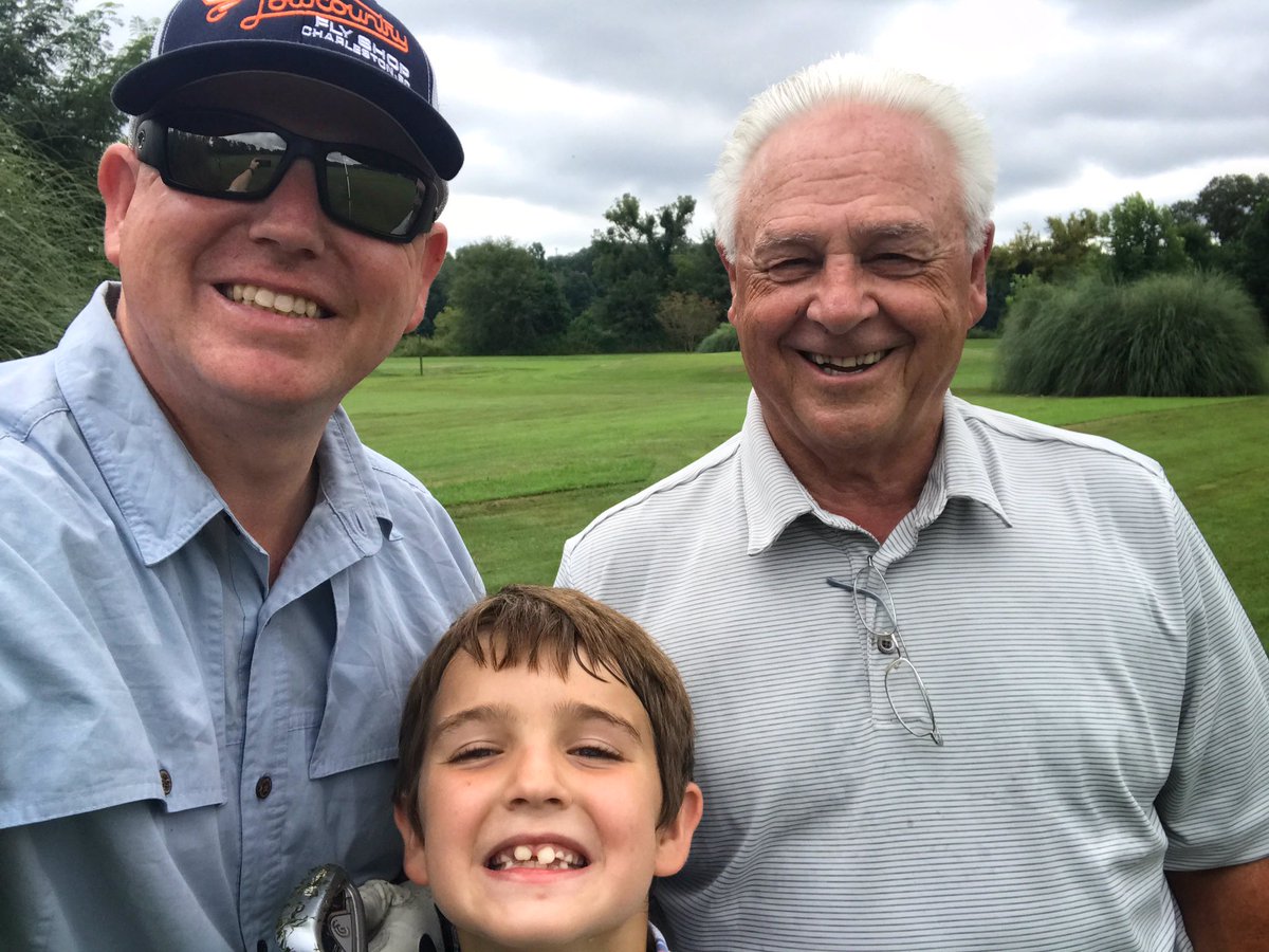 fbrglssmnfsto's tweet photo. Papa, Finn and Par 3 golf. #riversidegolfcourse #par3 #golf https://t.co/jfgLkkxJXN