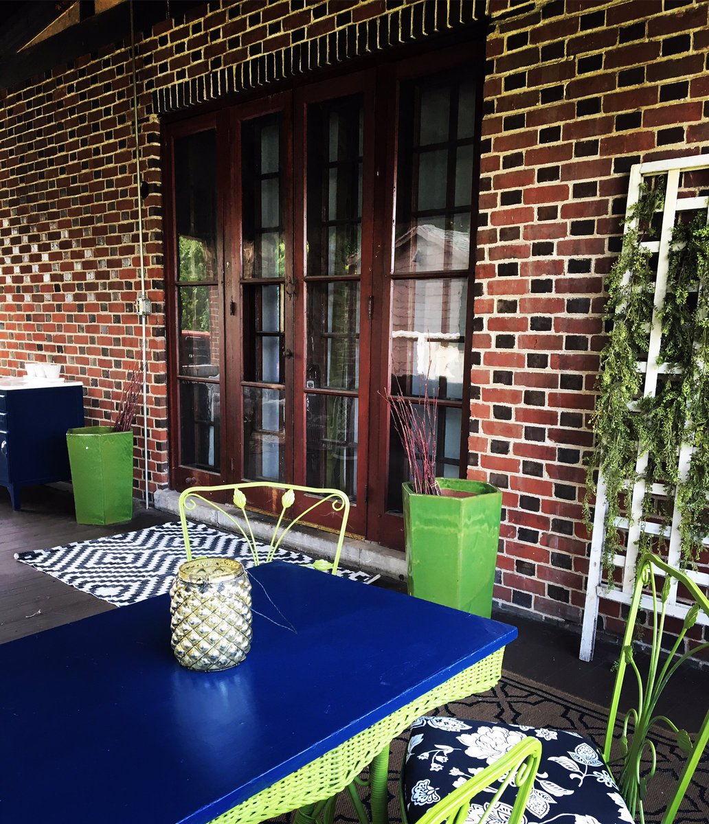 koriikasper's tweet photo. Only if I had the time to throw a Cookout😔 Hopefully one weekend this summer.#wishfulthinking #hgtvote #HGTVHomeTown https://t.co/EtAWVAsQ9S