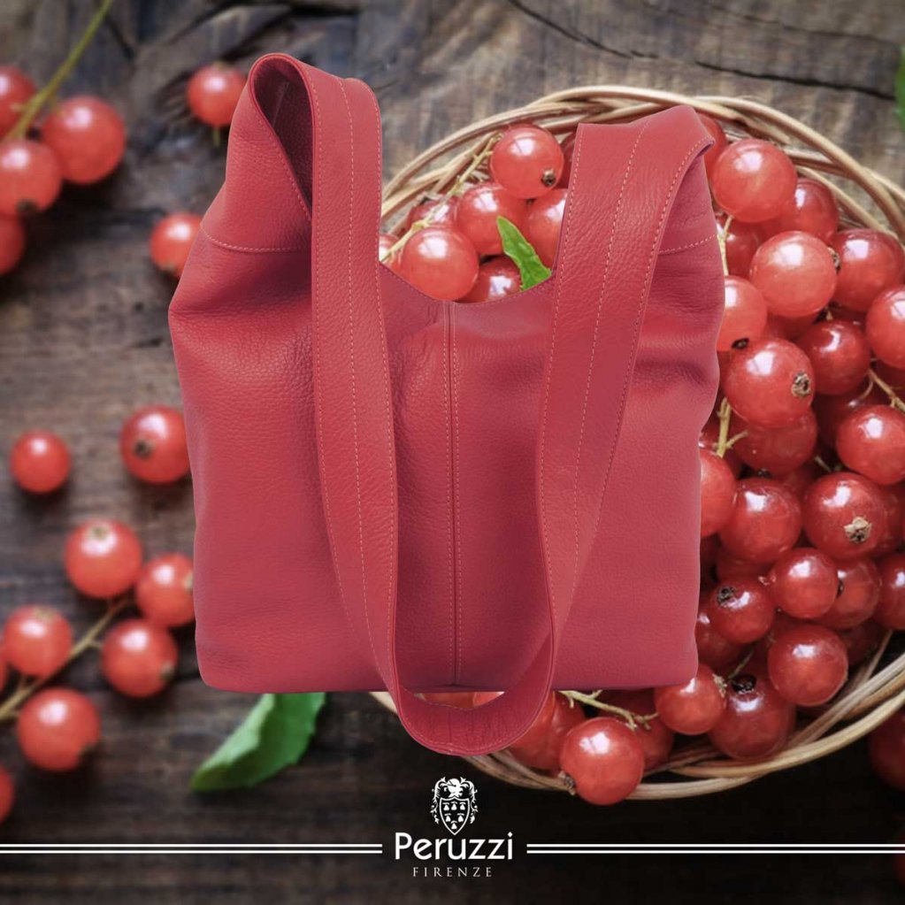 PeruzziFirenze's tweet photo. A wonderful hobo with a top zip closure and convenient interior pocket...

 https://t.co/SEzjbcKo92 https://t.co/1vsFyTrs16
