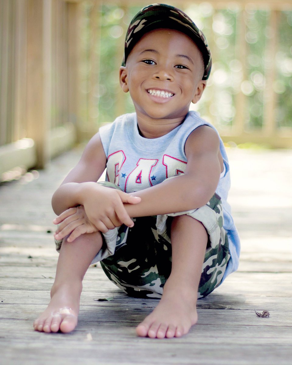 One_tracklife's tweet photo. He's gorgeous #gapkids https://t.co/JiAVyY7UvJ
