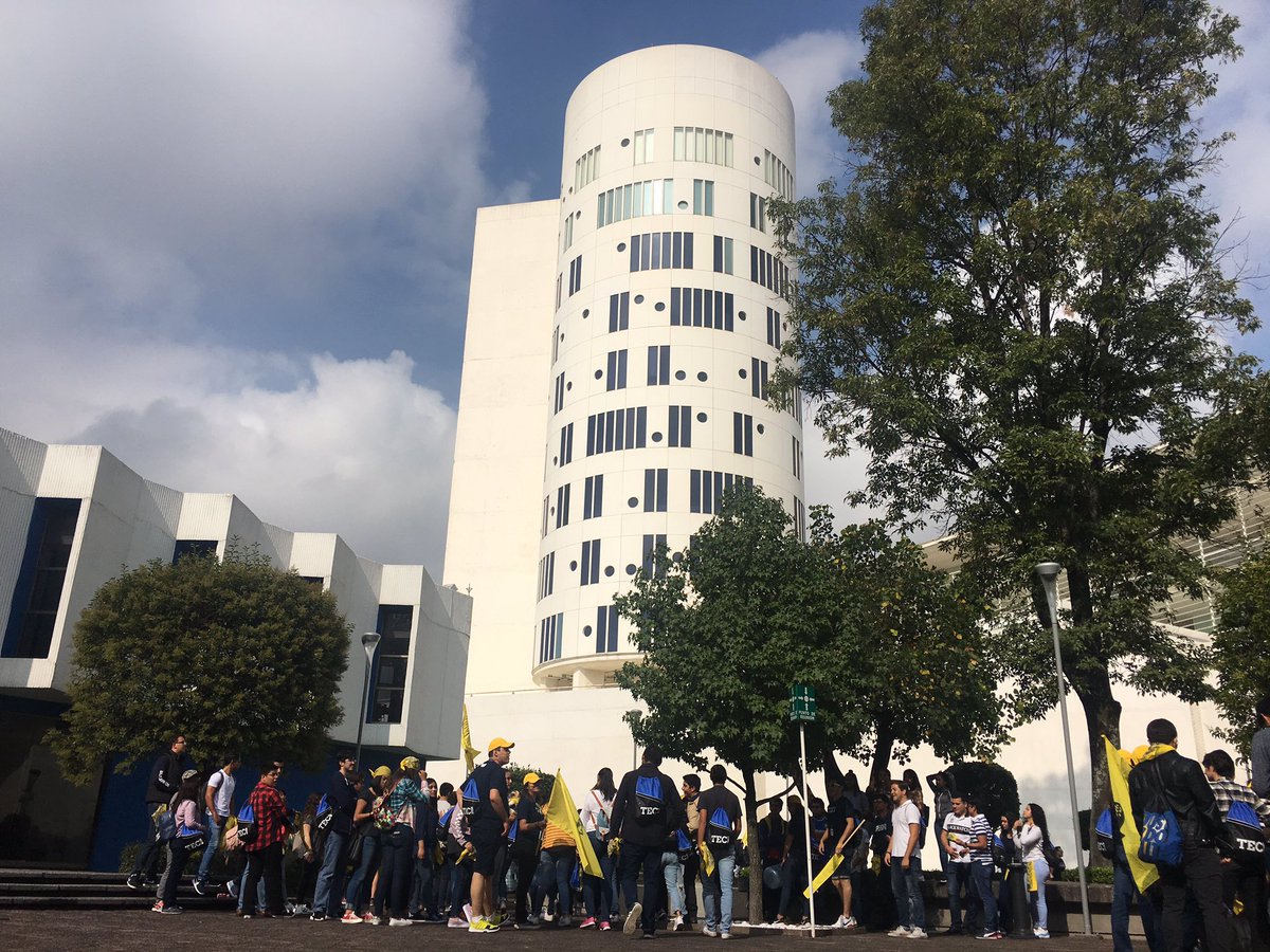 ITESMCEM's tweet photo. Una nueva generación ha llegado al que será su segundo hogar. #HiTec 💙🐏👋🏻🔵 https://t.co/kS8H4OSOJZ