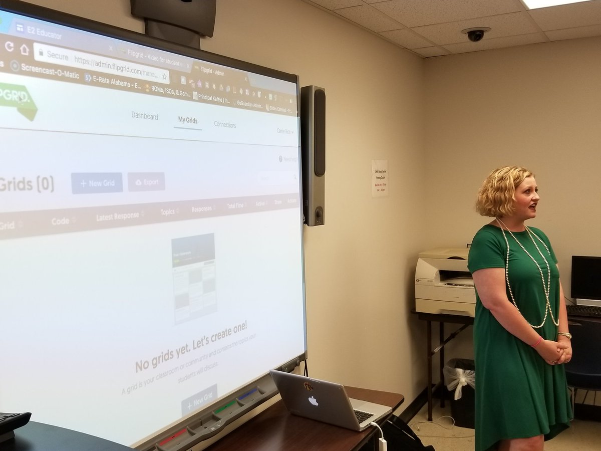 eujon_anderson's tweet photo. @RiceRoom202 of @CHHSTrojans presenting on @flipgrid. #campchuckhigh https://t.co/cU0bQ8Qlah