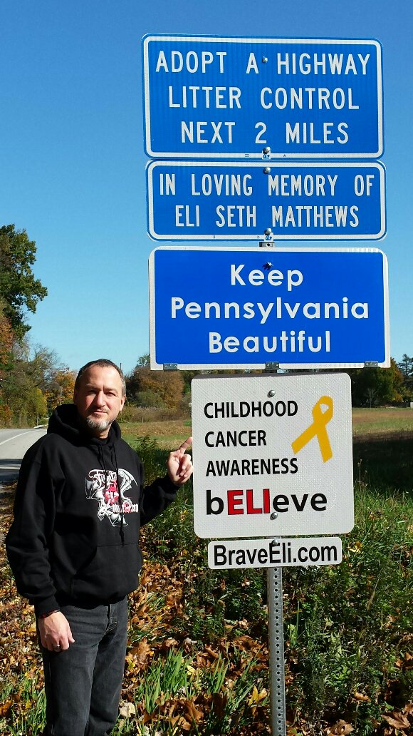 511PAPhilly's tweet photo. These #AdoptAHighway volunteers in Chester Co. keep PA beautiful & raise awareness about childhood cancer at the same time #HighwayFriday https://t.co/WrInesBFZe