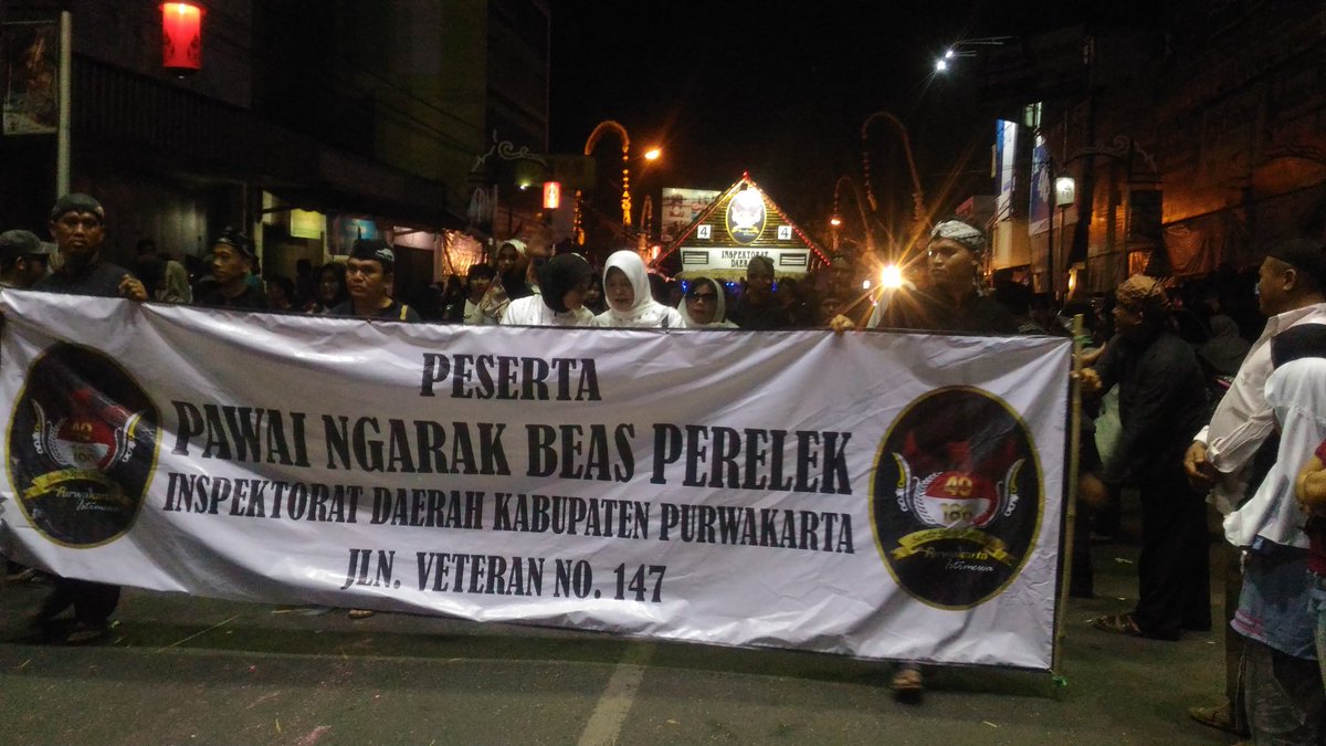CipaisanKel's tweet photo. Pawai ngarak beas perelek @DiskominfoPWK #Muri4PerelekPurwakarta https://t.co/cAV9FVuHXU