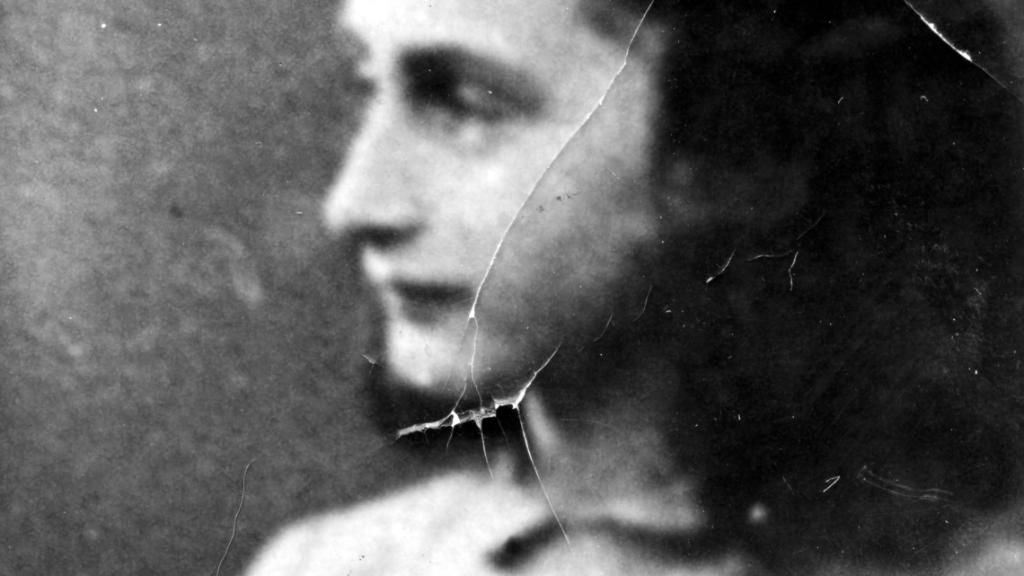 On #ThisDayinHistory 1944, Anne Frank and her family are captured. histv.co/2vzF4Iv