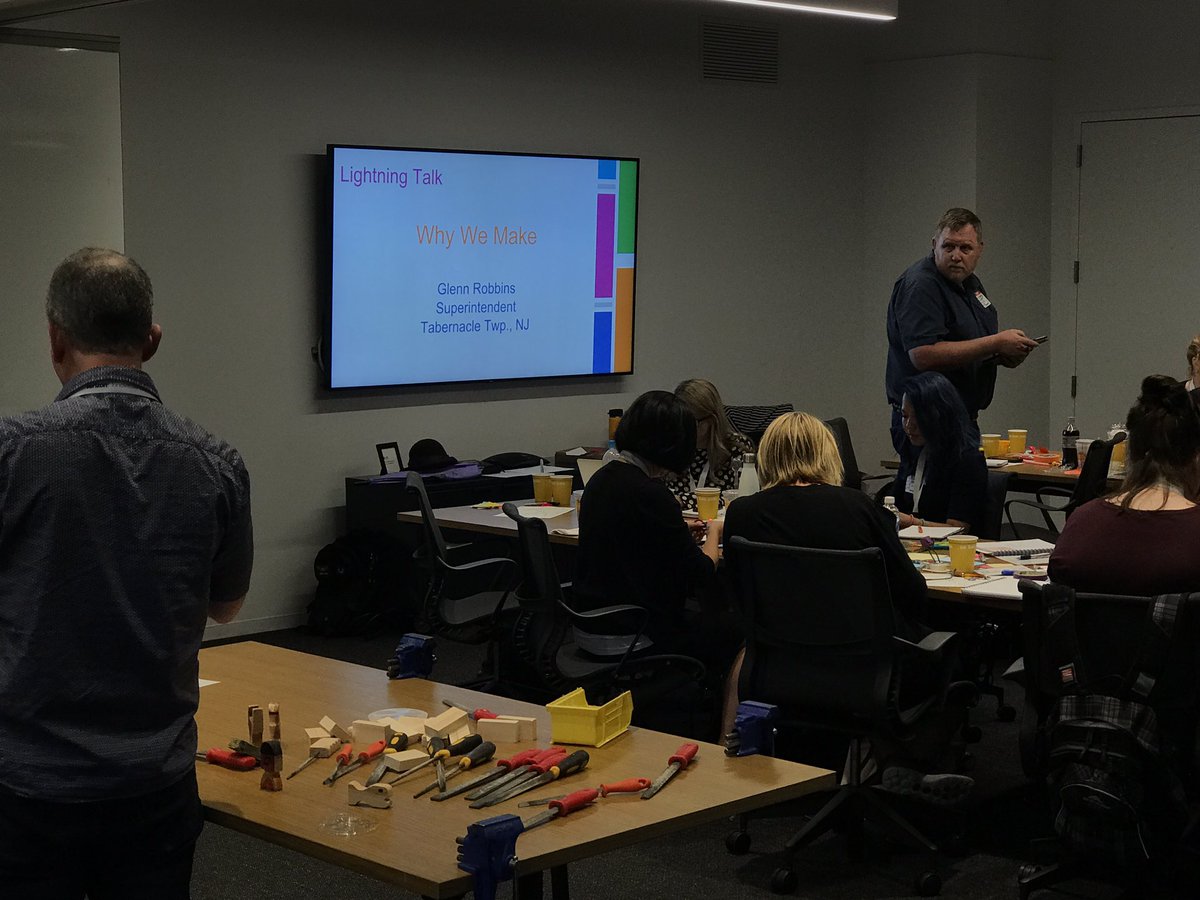 GlennGRobbins's tweet photo. Beyond blessed today! Talking about Maker Ed & @Tabschools to the Verizon Foundation Innovative Educators Program staff and teachers in NYC! https://t.co/twKWpps5he