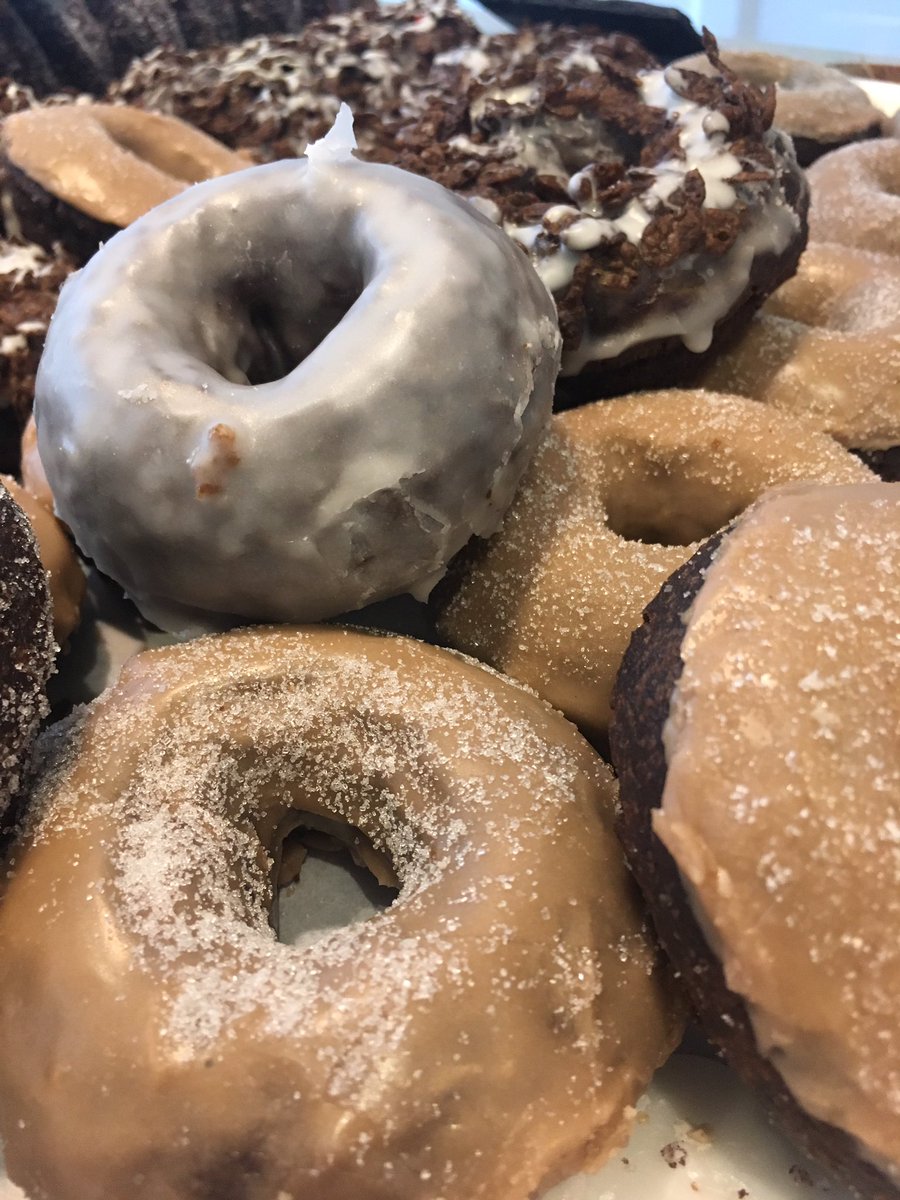 CiderBellys's tweet photo. Today's Twitter Question: what doughnut would u give an alien as a peace offering? #wecomeinpeace #alienfun #randomquestions #freebellys https://t.co/DU1IYHoYIN