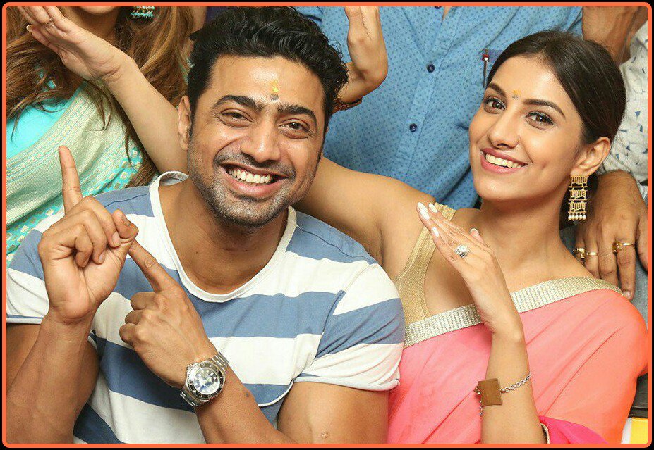 diya_rockss's tweet photo. Wow! Made 4 each other..#LoveBirds @idevadhikari da @RukminiMaitra divai ❤❤❤ @DEV_PvtLtd 😘
#DevRukCockpit✈✈✈ https://t.co/Ns8cSVvAOr