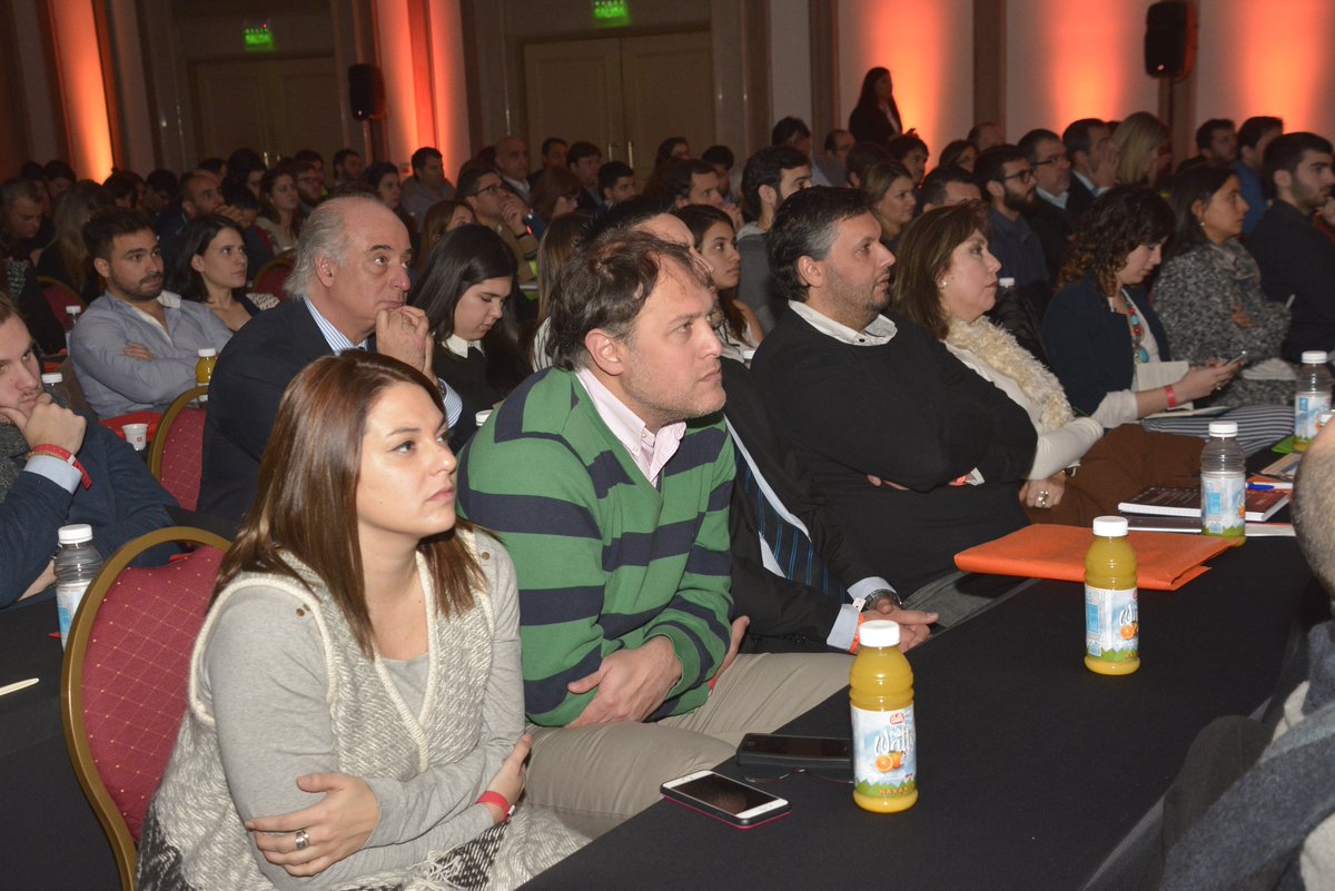 ADMUruguay's tweet photo. #MomentosInolvidables Marketing Day 2017: La cita revolucionó tus ideas contó con más de 600 asistentes #MDay2017 https://t.co/y3kMgwrarl
