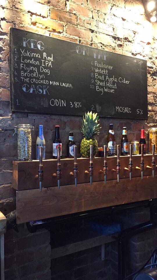 CrookedManBar's tweet photo. And we are officially..............OPEN! 🎉🎉🎉🍺🍺🍺🍾🍾🍾🍹🍹🍹🍷🍷🍷
#Prestwich #CrookedMan https://t.co/gu8kCBBf44