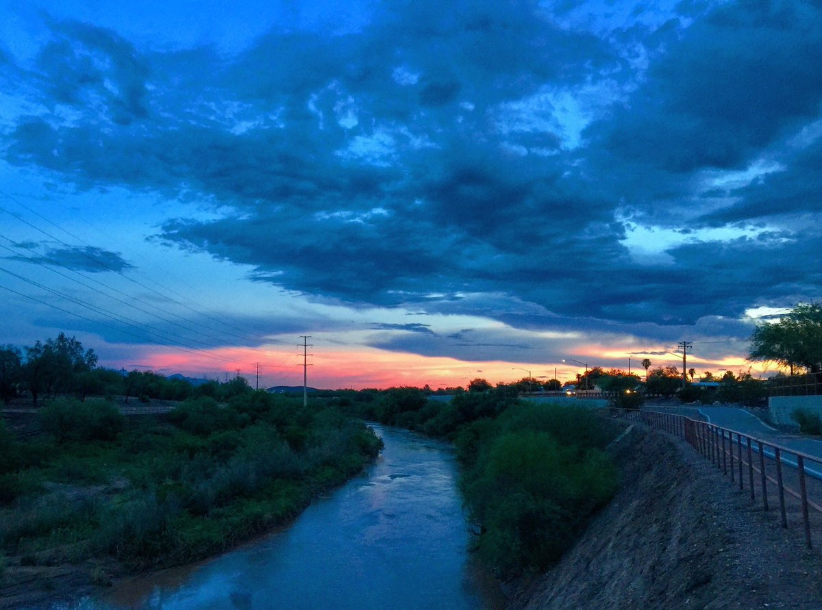 vrmancha37's tweet photo. And yes, it's free! 🌵💦 #cyclingwithaview #desertlife #tucson #arizona https://t.co/POWrHNjuhY