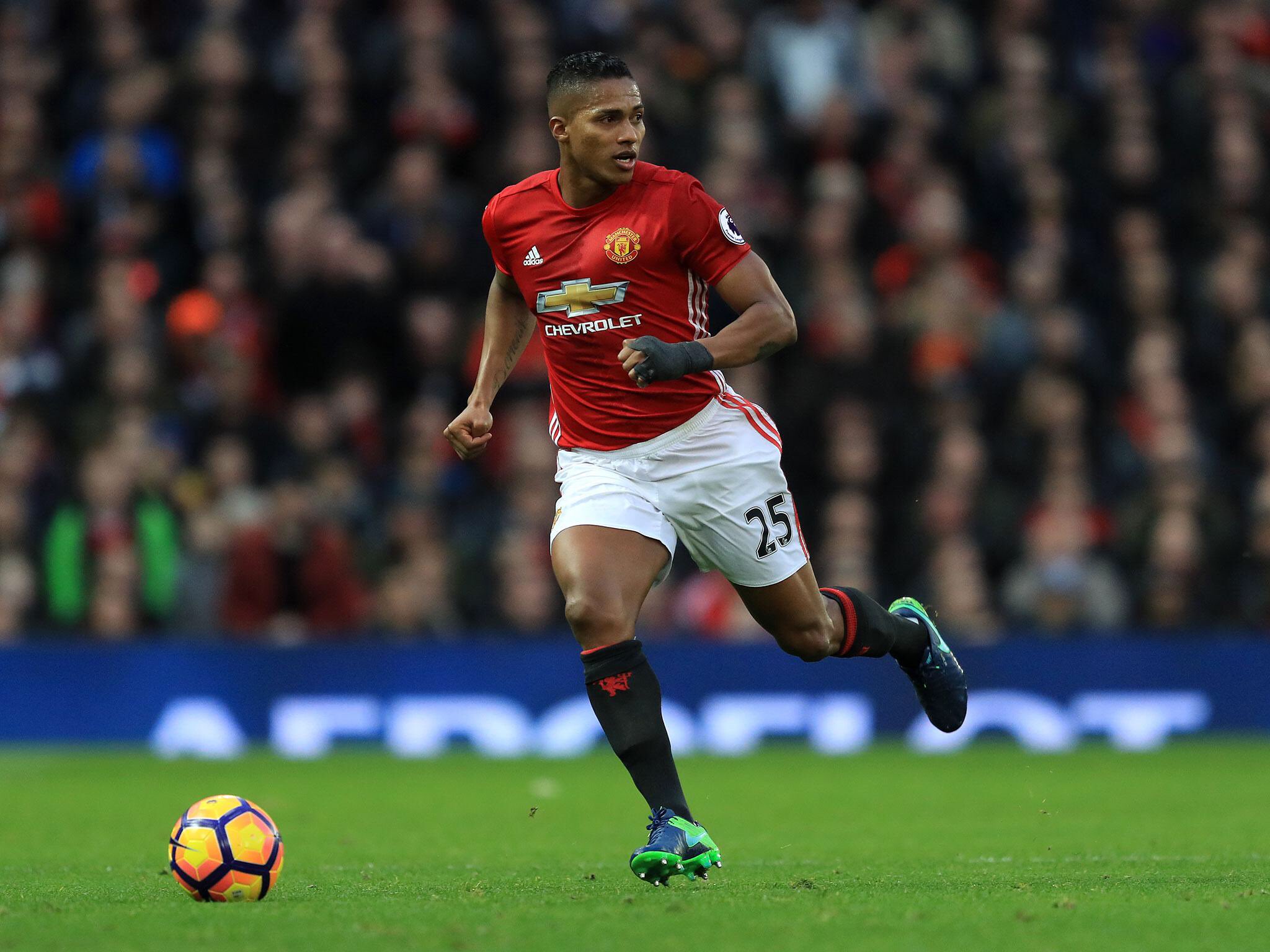 Happy birthday to Antonio Valencia who turns 32 today!      
